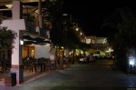 отель Kipriotis Village ночью